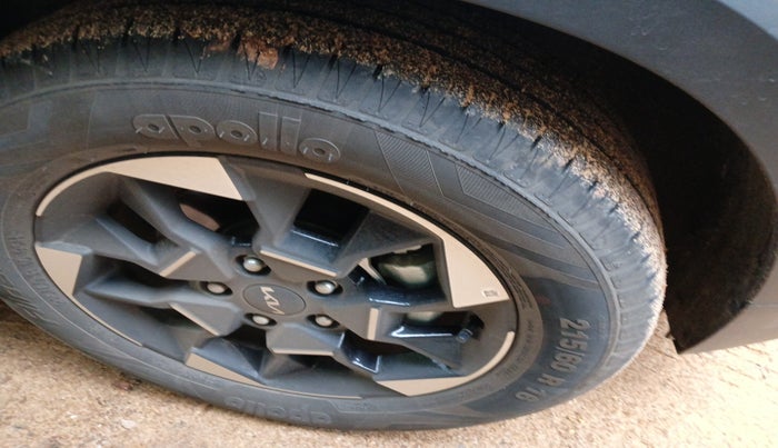 2025 KIA SONET HTK (O) 1.2 Petrol MT, Petrol, Manual, 2,844 km, tyre