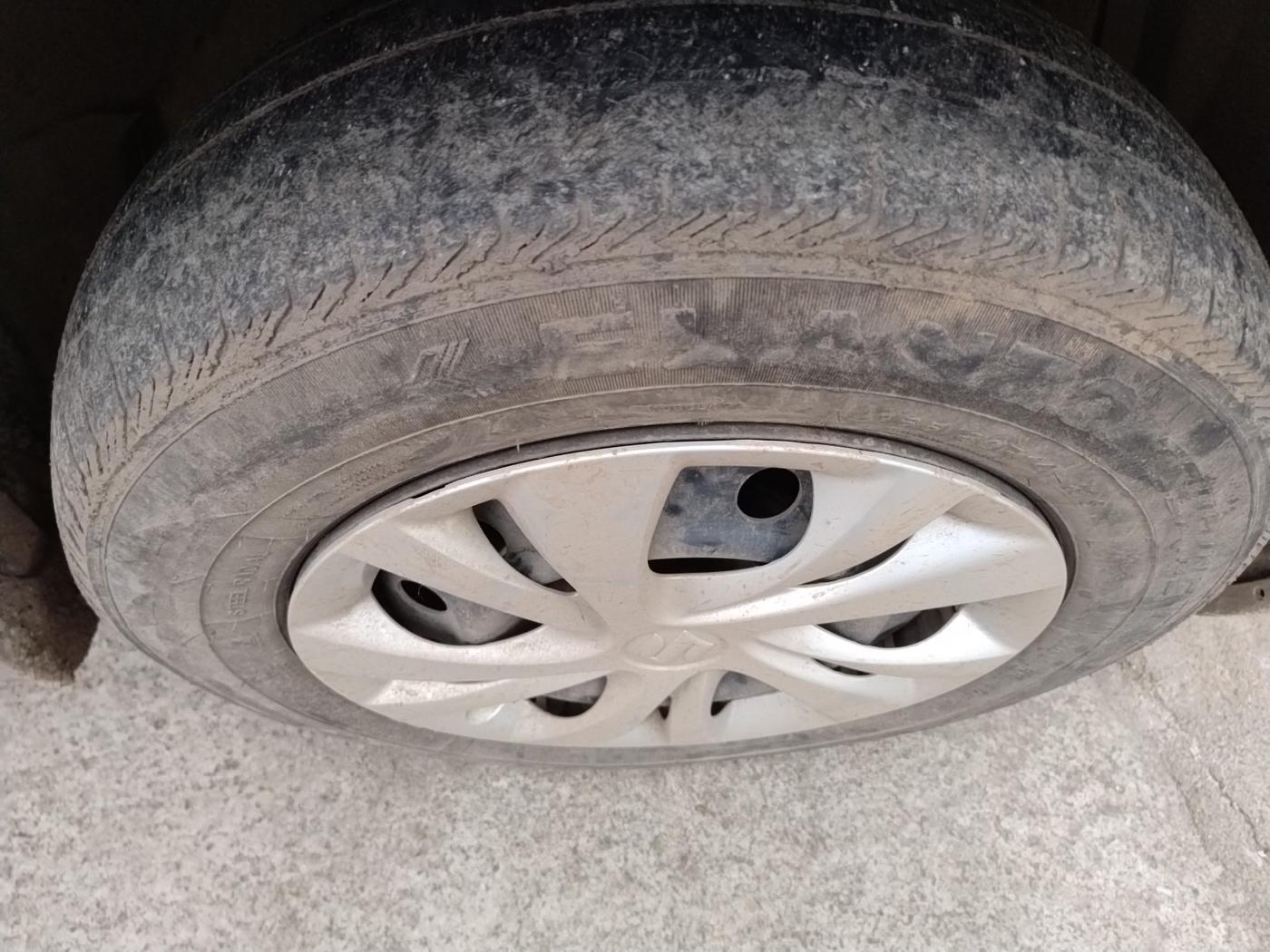 2014 Maruti Swift VDI, Diesel, Manual, 91,970 km, tyre