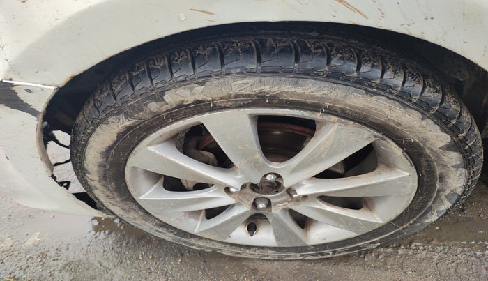 2012 Hyundai Verna FLUIDIC 1.6 CRDI SX, Diesel, Manual, 1,10,224 km, tyre
