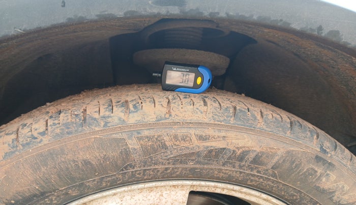 2012 Mahindra XUV500 W8, Diesel, Manual, 1,22,508 km, tyre