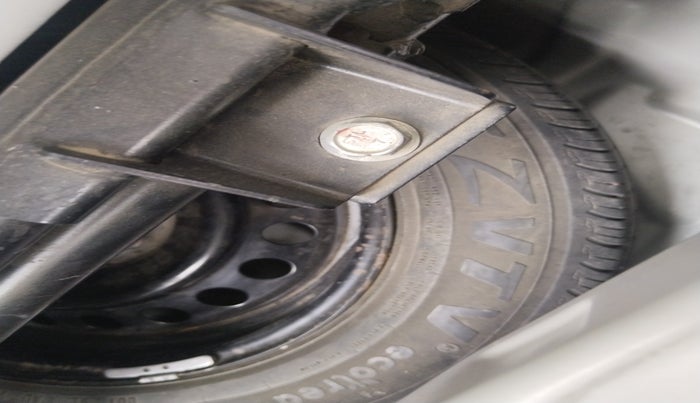 2020 Maruti S PRESSO VXI (O) CNG, Petrol, Manual, 1,21,443 km, tyre