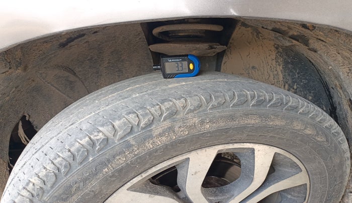 2015 Nissan Terrano XL (D), Diesel, Manual, 1,15,790 km, tyre