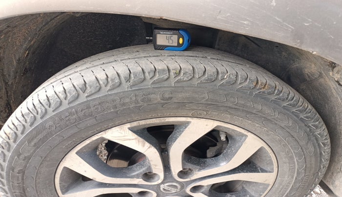 2015 Nissan Terrano XL (D), Diesel, Manual, 1,15,790 km, tyre