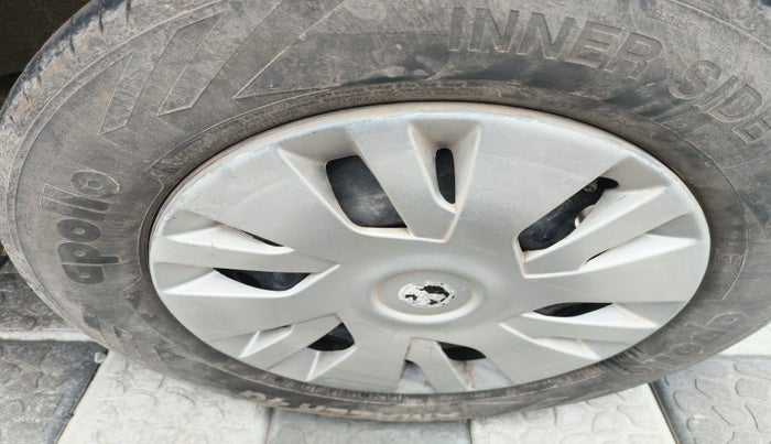 2013 Maruti A Star VXI (ABS) AT, Petrol, Automatic, 92,047 km, tyre