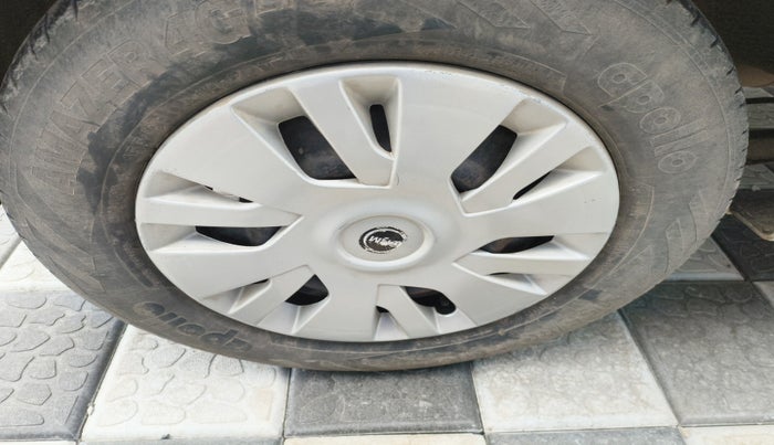 2013 Maruti A Star VXI (ABS) AT, Petrol, Automatic, 92,047 km, tyre