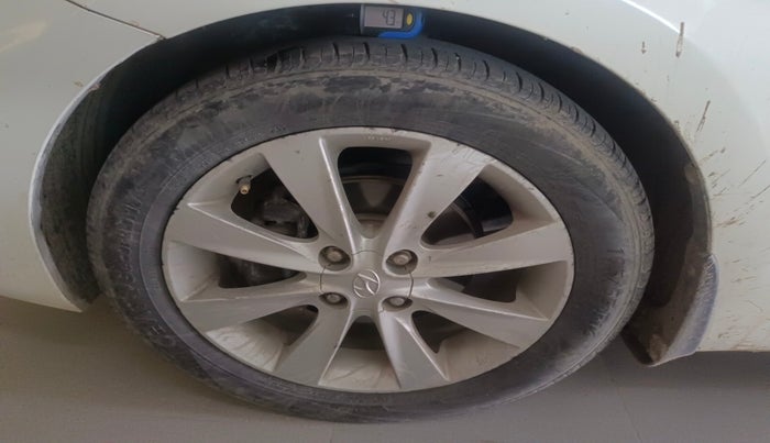 2012 Hyundai Verna FLUIDIC 1.6 CRDI SX OPT, Diesel, Manual, 1,71,078 km, tyre
