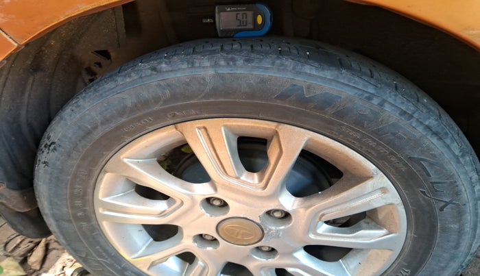 2015 Tata Tiago XZ PETROL, Petrol, Manual, 57,098 km, tyre