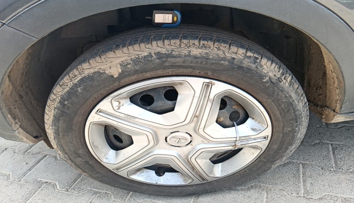 2021 Tata NEXON XMA SUNROOF PETROL, Petrol, Automatic, 43,066 km, tyre