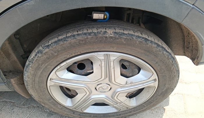 2021 Tata NEXON XMA SUNROOF PETROL, Petrol, Automatic, 43,066 km, tyre