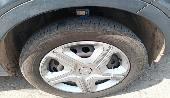 2021 Tata NEXON XMA SUNROOF PETROL, Petrol, Automatic, 43,066 km, tyre