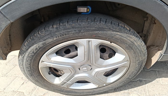 2021 Tata NEXON XMA SUNROOF PETROL, Petrol, Automatic, 43,066 km, tyre