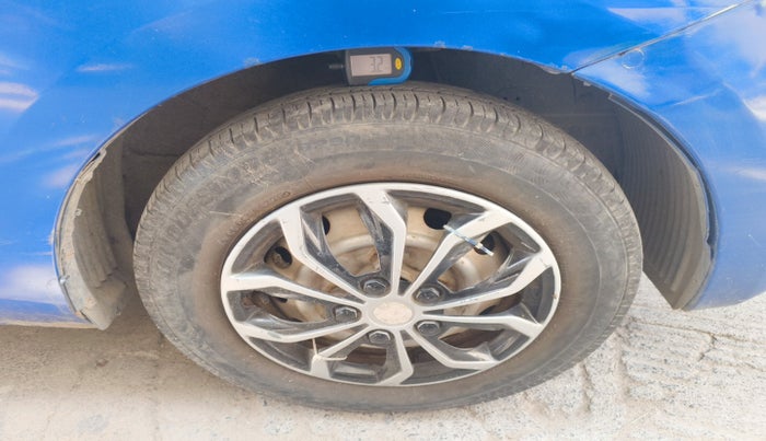 2012 Hyundai Eon ERA +, Petrol, Manual, 40,569 km, tyre