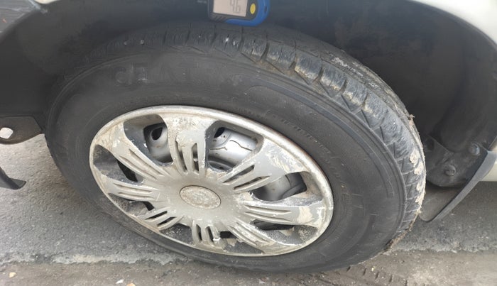 2010 Maruti Alto LXI, Petrol, Manual, 36,772 km, tyre