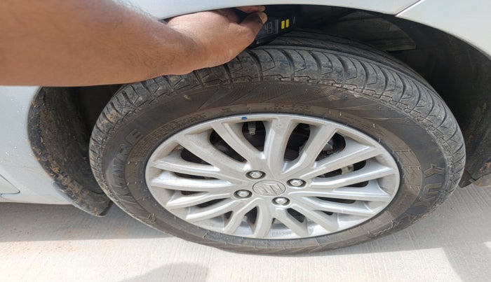 2024 Maruti Dzire ZXI AMT, Petrol, Automatic, 30,460 km, tyre