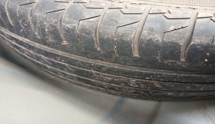 2011 Mahindra Verito 1.5 D4 BS III, Diesel, Manual, 1,23,696 km, tyre