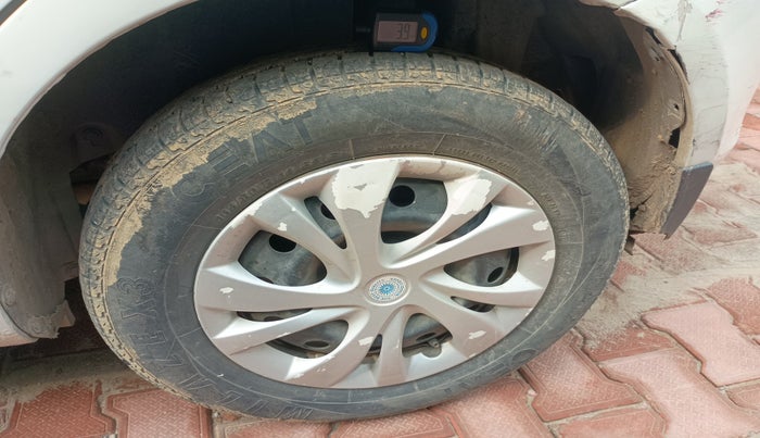 2017 Maruti Swift VDI, Diesel, Manual, 1,13,942 km, tyre