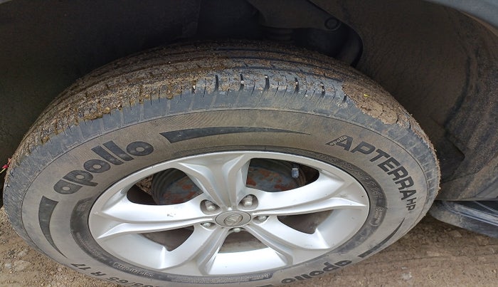 2019 Tata Harrier XM 2.0L KRYOTEC, Diesel, Manual, 1,36,246 km, tyre