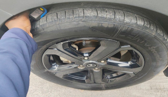 2022 Tata NEXON XZ PLUS (PREMIUM) KAZIRANGA DIESEL, Diesel, Manual, 71,010 km, tyre