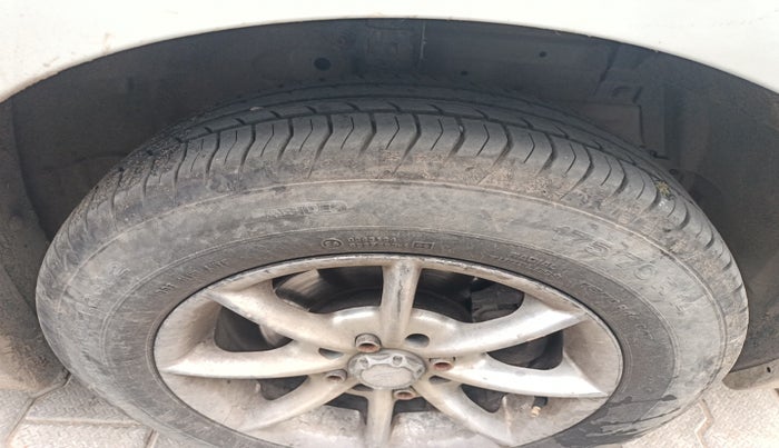 2015 Maruti Swift LDI, Diesel, Manual, 98,588 km, tyre
