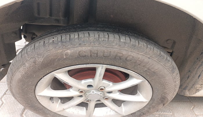2015 Maruti Swift LDI, Diesel, Manual, 98,588 km, tyre