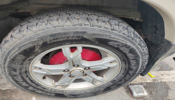 2014 Mahindra Scorpio S10, Diesel, Manual, 2,51,209 km, tyre