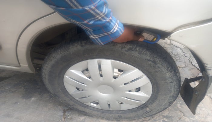 2010 Maruti Alto LXI, Petrol, Manual, 96,365 km, tyre