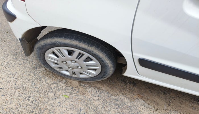 2013 Hyundai Santro Xing GLS, Petrol, Manual, 83,777 km, tyre
