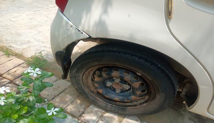 2013 Toyota Etios G, Petrol, Manual, 1,42,435 km, tyre