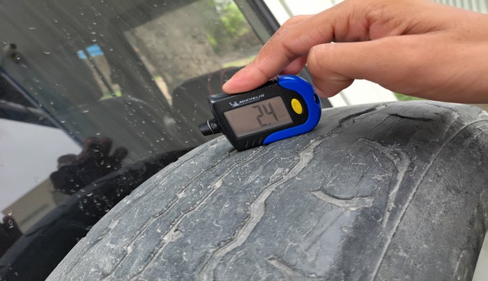2012 Mahindra Bolero SLX BS-III, Diesel, Manual, 95,130 km, tyre