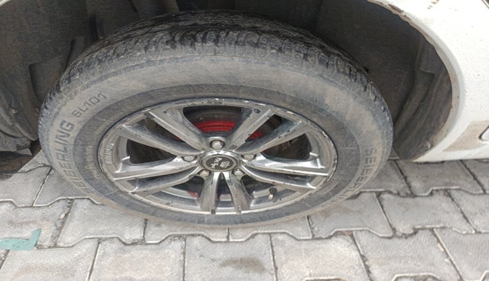 2011 Maruti SX4 VDI, Diesel, Manual, 1,90,902 km, tyre