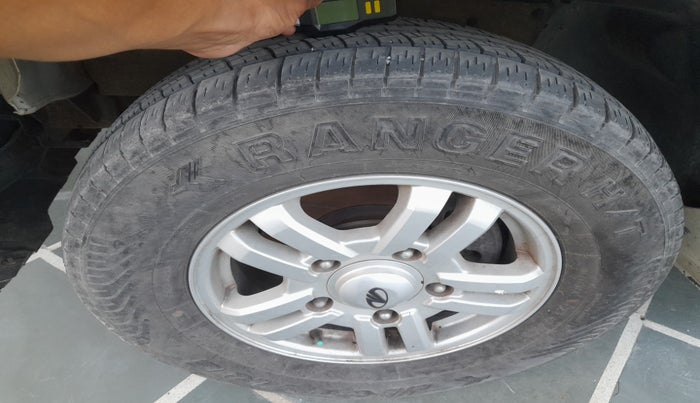 2013 Mahindra Scorpio VLX 2WD AIRBAG BS-III, Diesel, Manual, 52,176 km, tyre