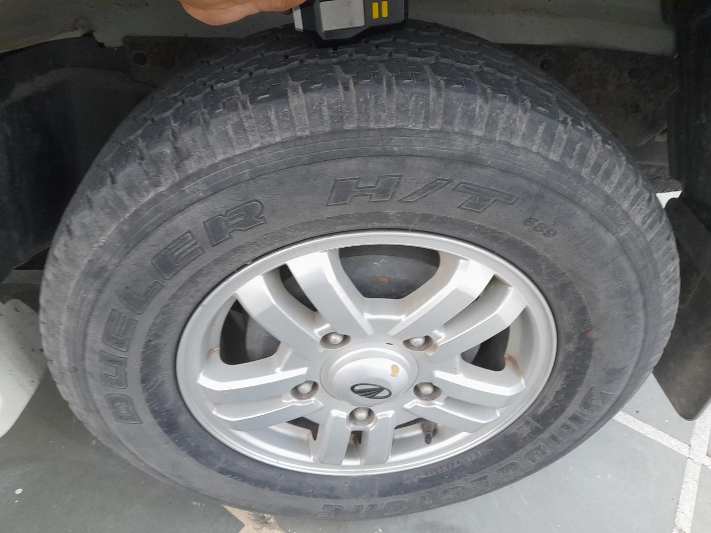 2013 Mahindra Scorpio VLX 2WD AIRBAG BS-III, Diesel, Manual, 52,176 km, tyre