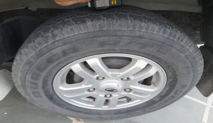 2013 Mahindra Scorpio VLX 2WD AIRBAG BS-III, Diesel, Manual, 52,176 km, tyre