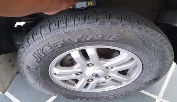 2013 Mahindra Scorpio VLX 2WD AIRBAG BS-III, Diesel, Manual, 52,176 km, tyre