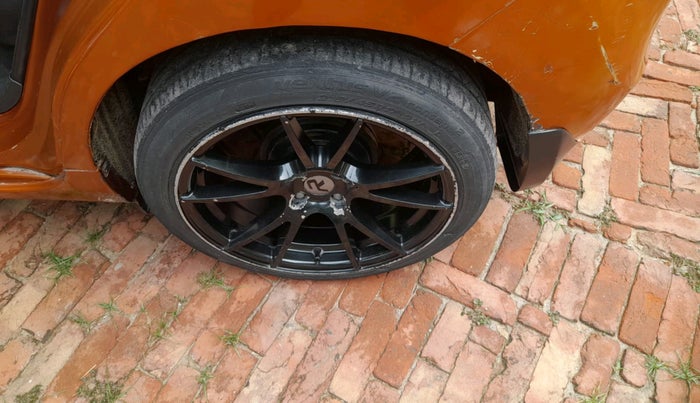 2016 Maruti Baleno SIGMA PETROL 1.2, Petrol, Manual, 82,131 km, tyre