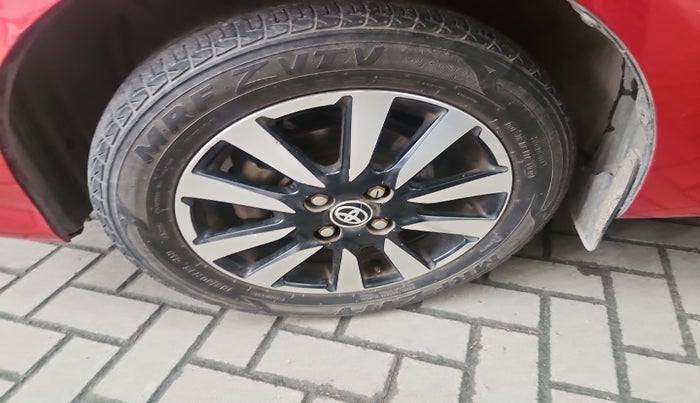 2019 Toyota Etios Liva VX DUAL TONE, Petrol, Manual, 41,884 km, tyre