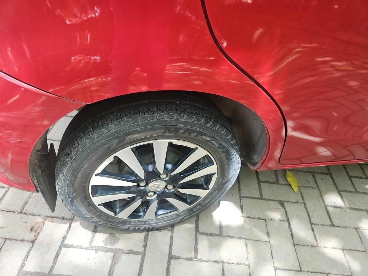 2019 Toyota Etios Liva VX DUAL TONE, Petrol, Manual, 41,884 km, tyre