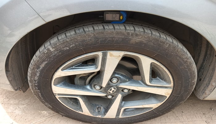 2020 Hyundai AURA SX PLUS 1.2 AMT, Petrol, Automatic, 16,494 km, tyre