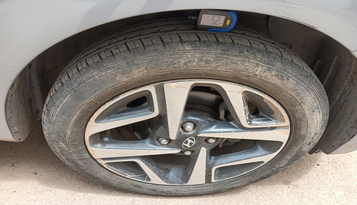2020 Hyundai AURA SX PLUS 1.2 AMT, Petrol, Automatic, 16,494 km, tyre