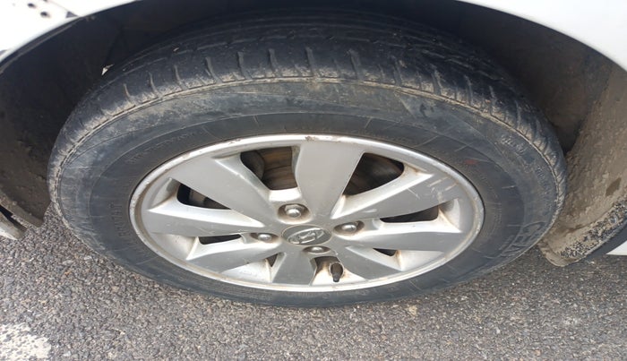 2014 Hyundai Xcent S 1.2, Petrol, Manual, 66,604 km, tyre