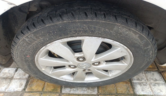 2014 Hyundai Xcent S 1.2, Petrol, Manual, 66,604 km, tyre