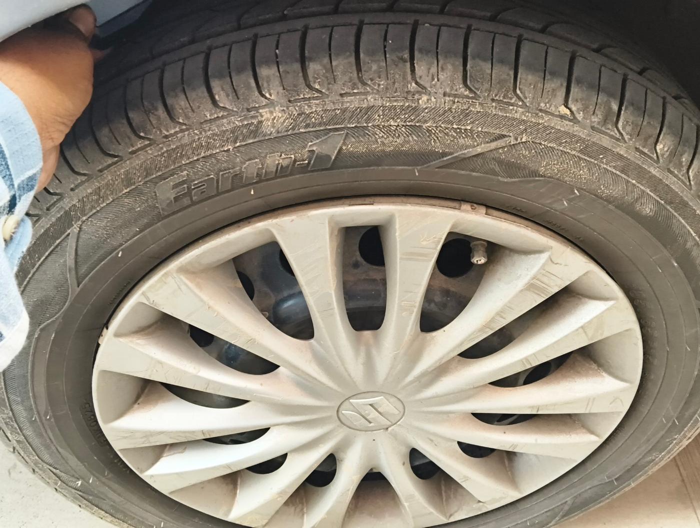 2015 Maruti Ciaz VDI SHVS, Diesel, Manual, 1,32,000 km, tyre