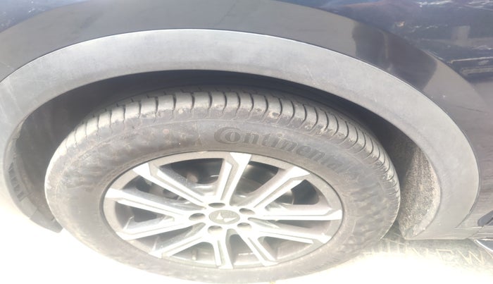 2021 Mahindra XUV700 AX 7 LUXURY P AT 7 STR, Petrol, Automatic, 29,044 km, tyre