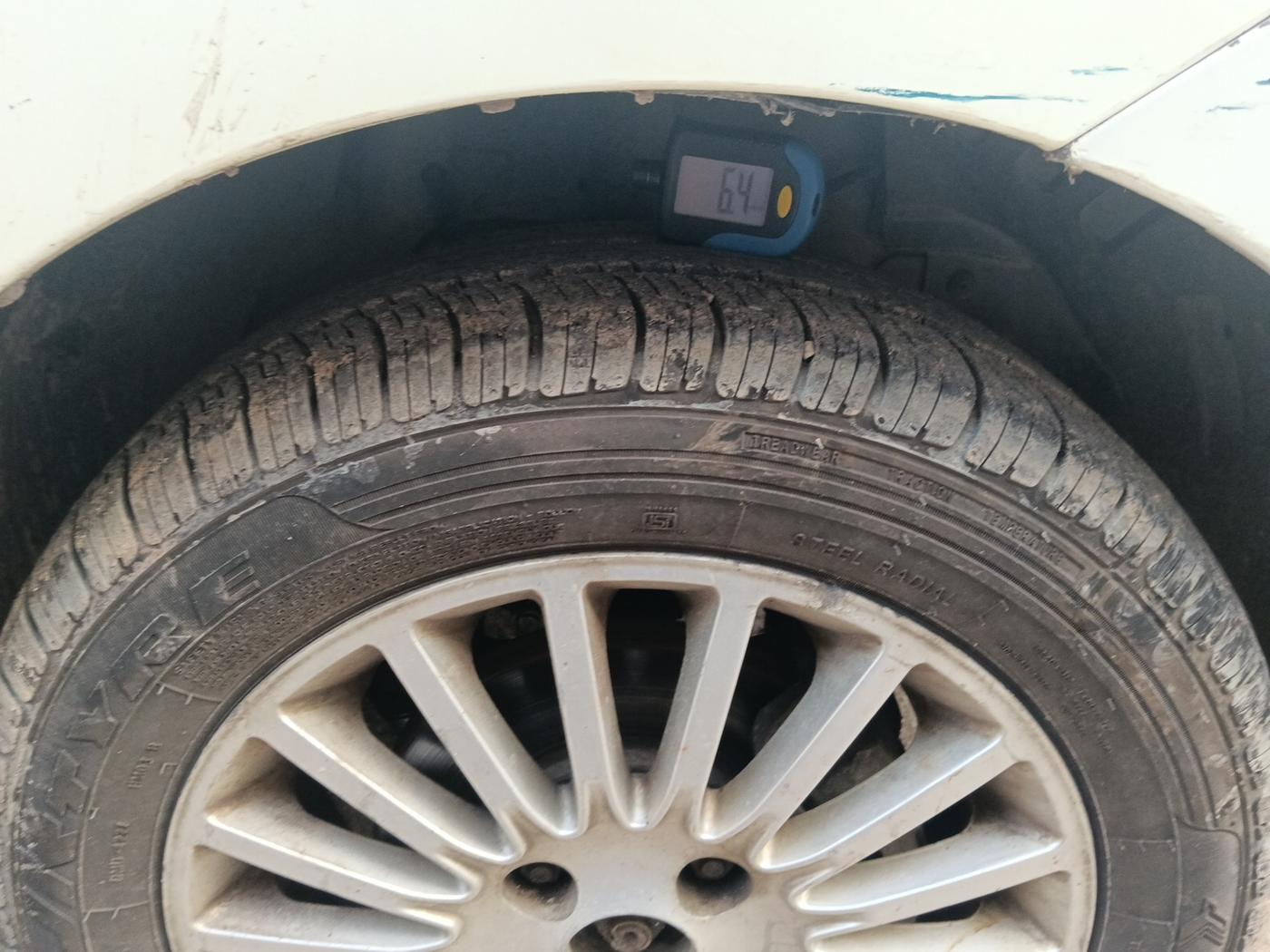 2015 Tata Zest XT PETROL, Petrol, Manual, 66,902 km, tyre
