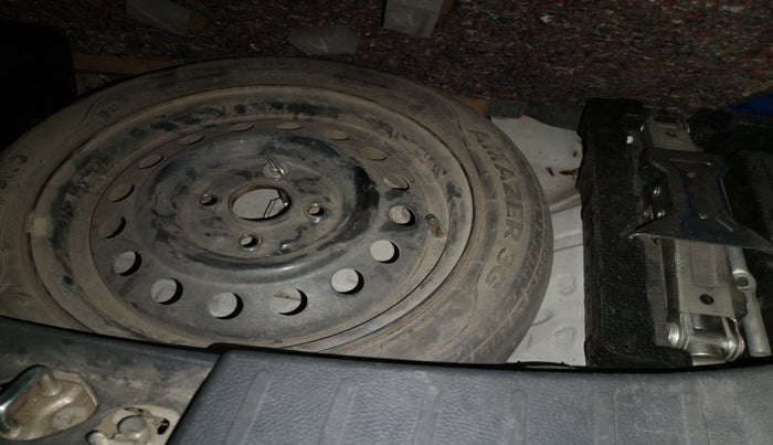 2012 Maruti Wagon R 1.0 VXI, Petrol, Manual, 38,603 km, tyre