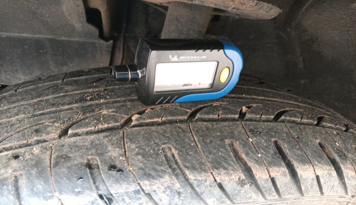 2016 Mahindra Kuv100 K2 PLUS 6 STR, Petrol, Manual, 69,835 km, tyre