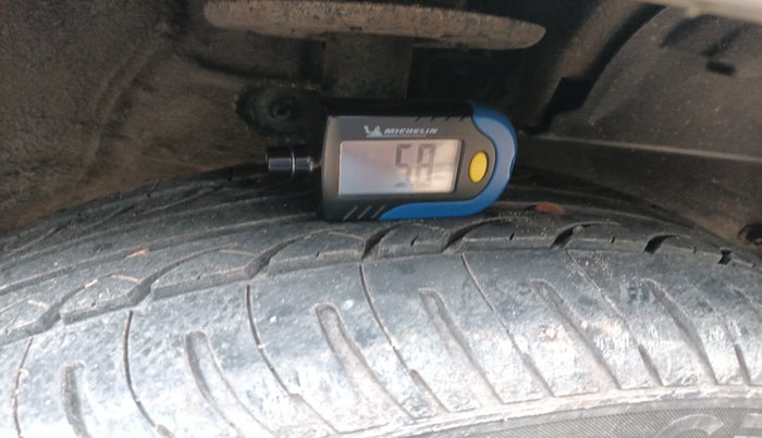 2016 Mahindra Kuv100 K2 PLUS 6 STR, Petrol, Manual, 69,835 km, tyre