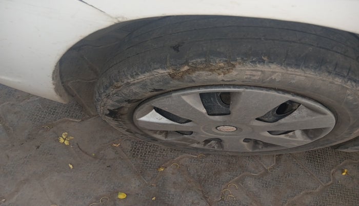 2011 Maruti Zen Estilo LXI, Petrol, Manual, 82,910 km, tyre
