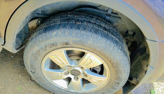 2013 Mahindra XUV500 W8, Diesel, Manual, 1,27,809 km, tyre