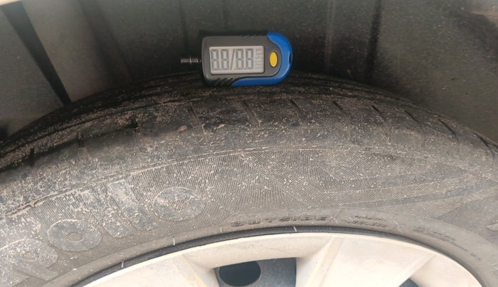 2011 Maruti SX4 VXI, Petrol, Manual, 1,47,311 km, tyre